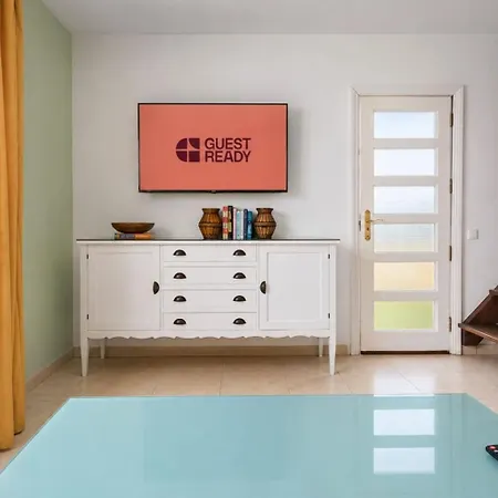 Guestready - Bright Retreat With Outdoor Pool Apartment